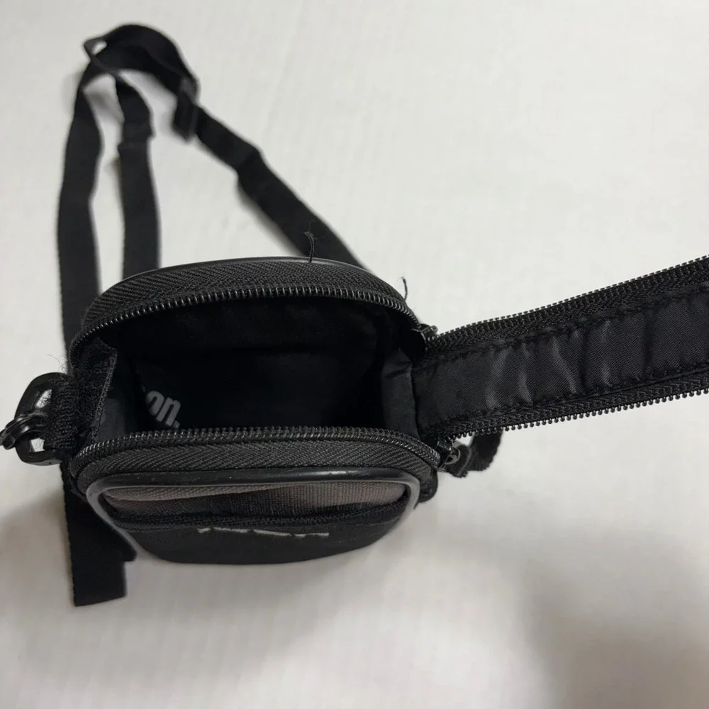 ICON RWC111-GRY Padded Camera Bag Pouch Case w/ Shoulder Strap - EUC‎